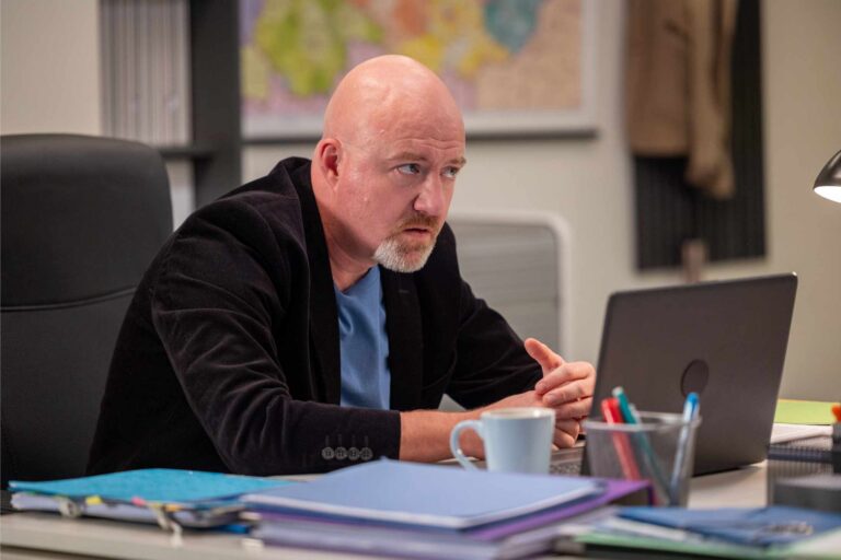 Pondělní Ulice: Zklamaný Eddie, zmizelá Agáta a Sáru odváží záchranka