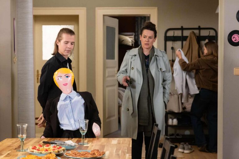 Soňa a Vítek z Ulice v pořádném maléru. Kvůli Margitě se budou červenat ještě dlouho