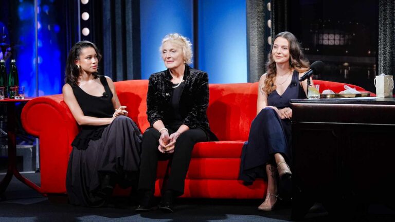 Show Jana Krause: Motorkář, šepot a čeština z donucení