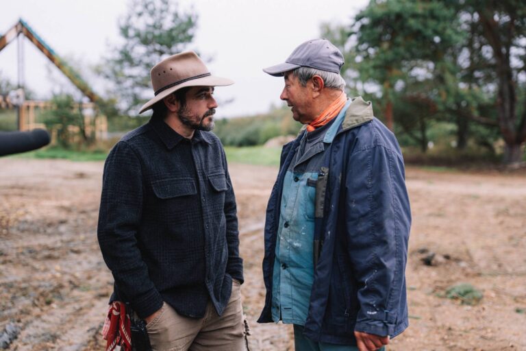 Farma Vojty Kotka 5. díl: Bouřka ničí farmu, ovce onemocní a vrtání studny končí fiaskem