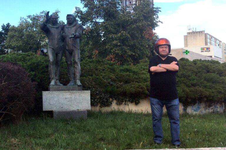 Vladimír Remek se pohádal s lidmi, co tvrdí, že je Země placatá. Ani jeho zkušenost z vesmíru je nepřesvědčila o opaku