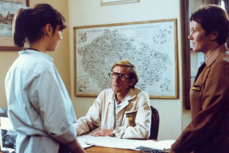 Kopretiny pro zámeckou paní: Fiktivní hrad Kabonoš, herečka jedné role a spálený Husák