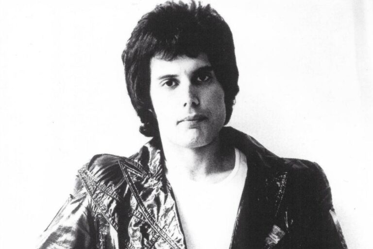 Freddie Mercury zemřel mladý. Umělá inteligence ukázala, jak by vypadal dnes ve věku 79 let