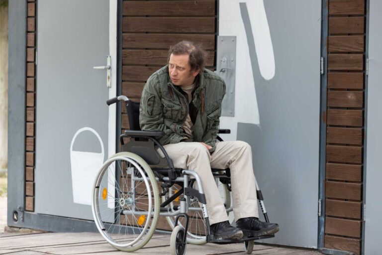 Pondělní Ulice: Trapas v Coolně, Lukášova nehoda a Adriana znovu svádí Prokopa ve škole