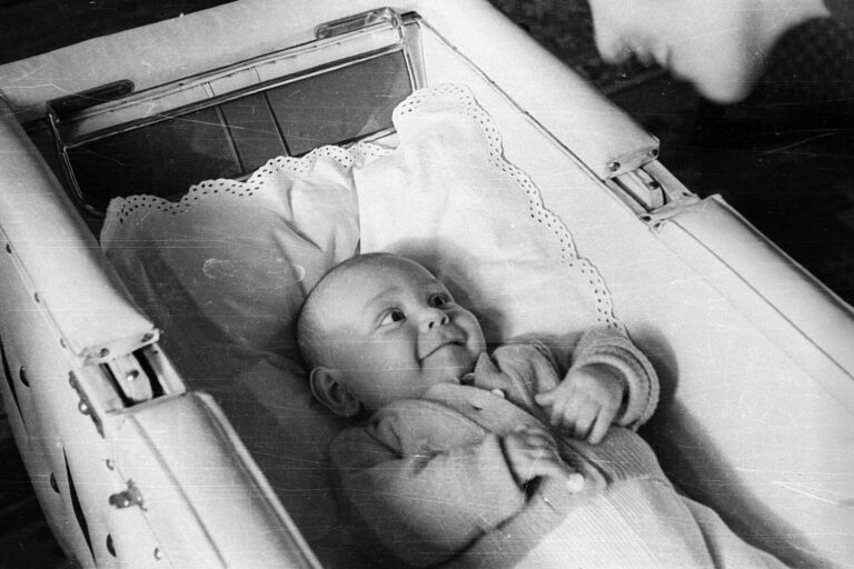 První československé dítě ze zkumavky slaví 43 let. O jeho životě se mlčí, matka hrozila žalobou