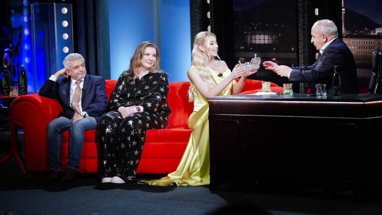 Show Jana Krause: Se Suchánkem o virální kritice dopravy, Vánoce se stand-up komičkou a o sběru odpadků na Filipínách