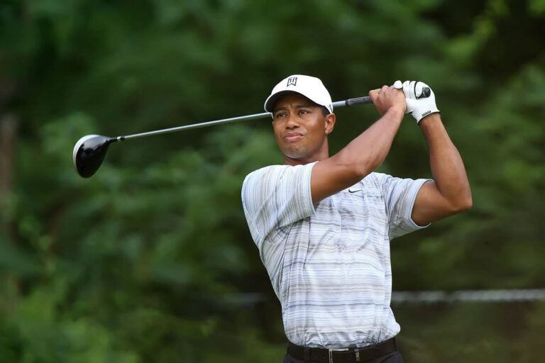 Tiger Woods slaví 50: Miliardový rozvod, policejní cela a tělo sešroubované kovem