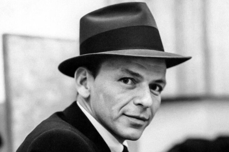 Před 110 lety se narodil Frank Sinatra. Únos syna, styky s mafií a do rakve si poručil drobné