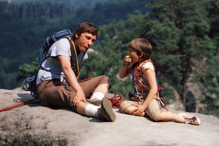 Jak dostat tatínka do polepšovny: Pád ze skály, bouda na Tomáše Holého a konec, který nikdo neviděl