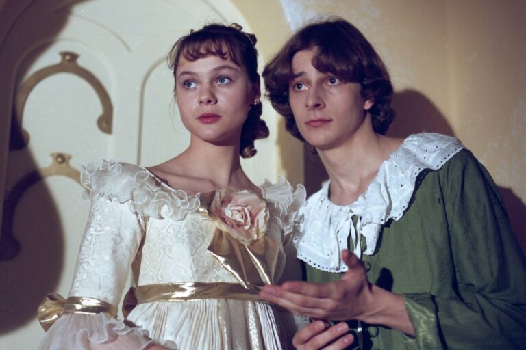 Zakletá princezna Andrea Elsnerová po 30 letech: Šedivá paruka, strhaný výraz a česká Cameron Diaz