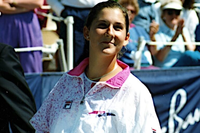 „Vidím dva míčky.“ Monika Selešová slaví 52 a bojuje s nevyléčitelnou nemocí