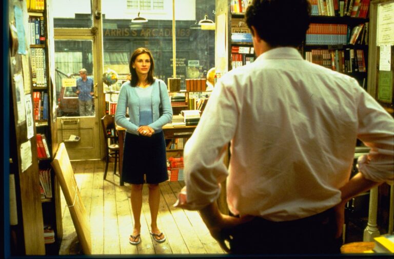 Notting Hill po 26 letech: Julia Roberts se maskuje v Praze a Hugh Grant před dětmi utíká spát na záchod