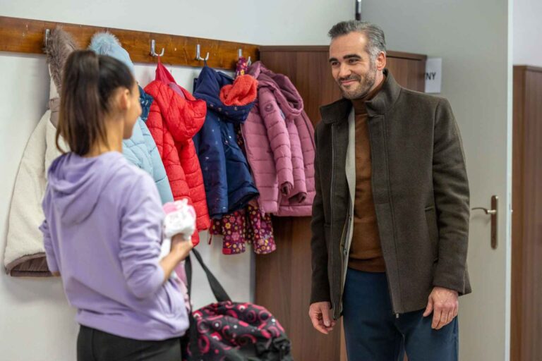 Třaskavé jaro v seriálu Ulice: Maturita, boss podsvětí a drogy na plese