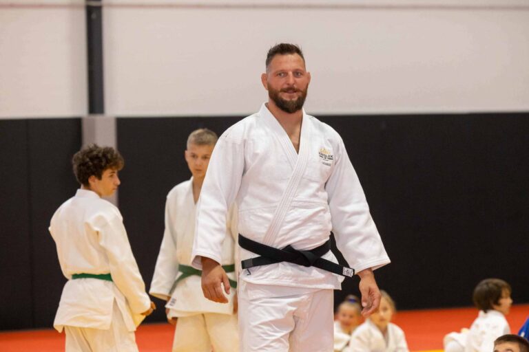 Agresivního Koldu z Ulice čeká lekce od mistra světa. Jeho postoje jej dostanou na lopatky, a to doslova