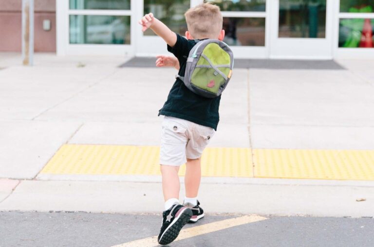 Zápisy prvňáčků budou dřív, odklady přísnější. Rodiče čekají nové povinnosti