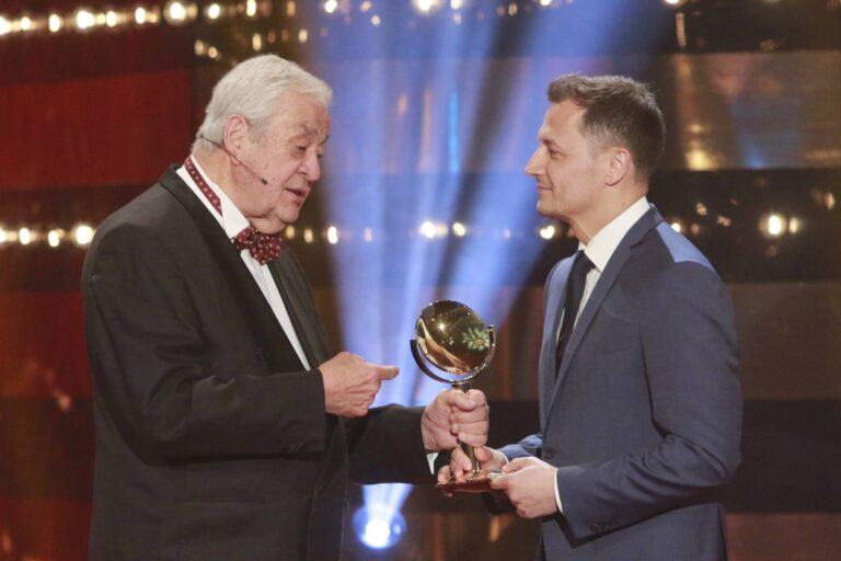 Tohle by dnes v televizi neprošlo. Karol Polák se nebál ani sprostých slov, divákům chybí už 10 let