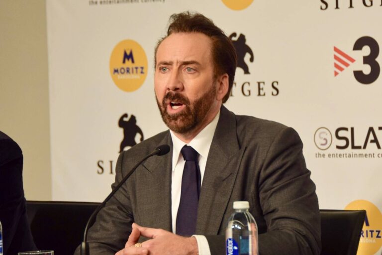 Nicolas Cage rozfofroval miliardy. Koupil hrady, pyramidu, lebku dinosaura a málem zbankrotoval