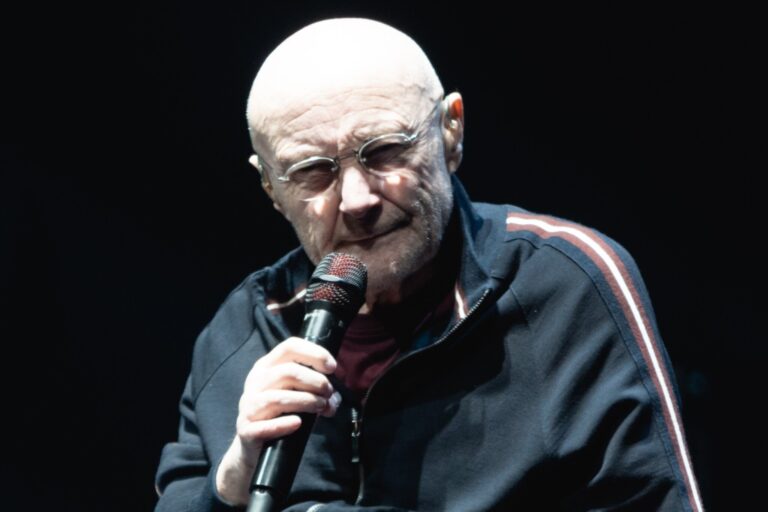 Phil Collins slaví 75, je na vozíčku a potřebuje nonstop péči. Tělo mi vypovědělo službu, přiznal