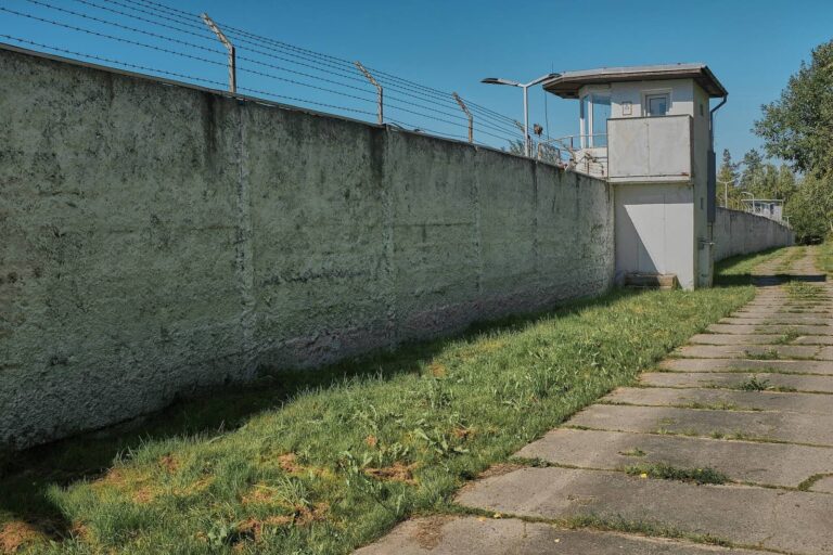 Neplacení alimentů už není trestný čin. 303 vězňů díky tomu opustilo vězení, ne na dlouho