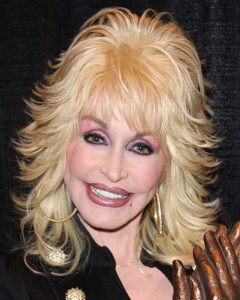 Dolly Parton v roce 2010, FOTO: Curtis Hilbun, CC BY 3.0, via Wikimedia Commons