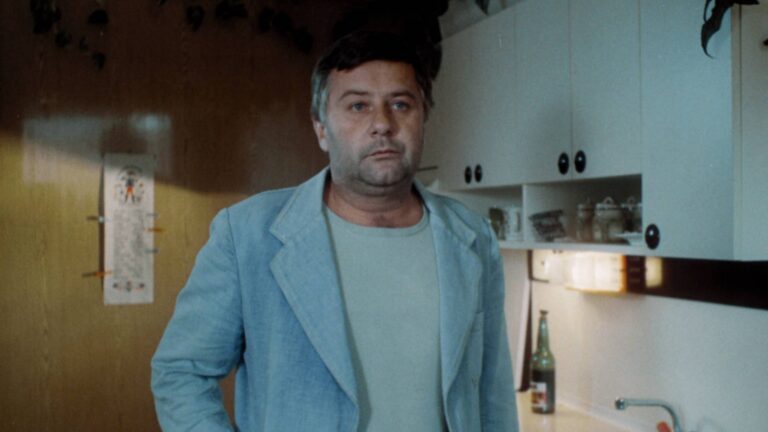 Discopříběh: Tajná láska na place, vytopený panelák v Řepích a Hrušínský běhal nahý s rozřízlou nohou