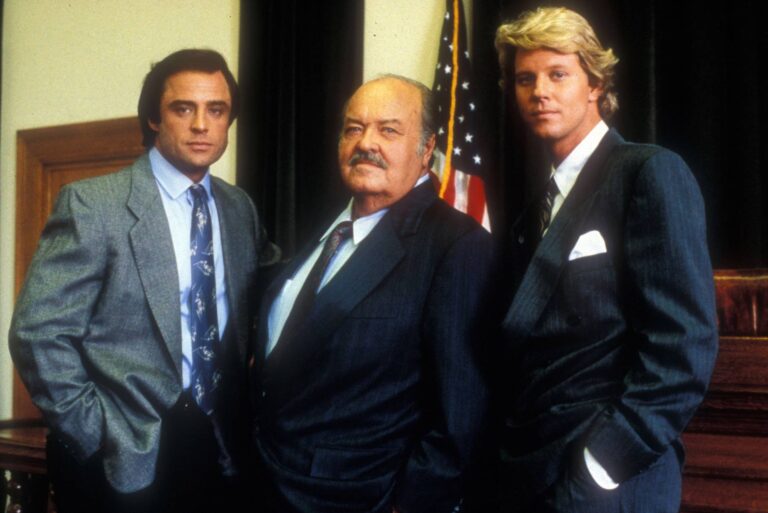 Modrooký fešák ze seriálu Jake a tlusťoch dnes: Sedmdesátka na krku, šediny a půvabná dcera jako jeho kopie