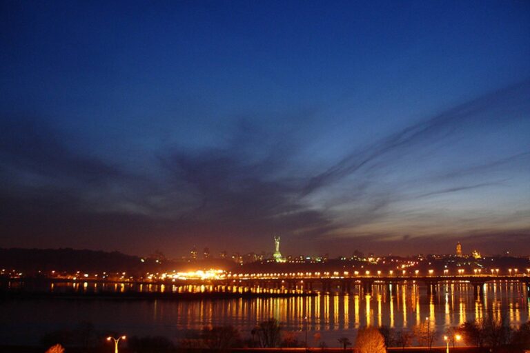 Rychlost 53 000 km/h a tiché motory. Ukrajinci hlásili invazi UFO, experti jejich studii roztrhali na kusy