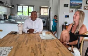 Tereza se vypraví z jihu Moravy do Botswany, Výměna manželek, FOTO: Distr. TV Nova