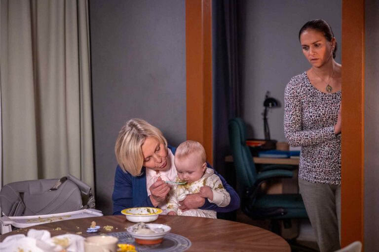 V Ulici ničí rodinu a štve diváky. Kristýna Hrušínská ale vede spokojený rodinný život a slaví 41