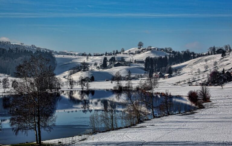 Mráz je jen začátek. Nebeské řeky mění trasu a berou nám vodu, v létě se vrátí El Niño