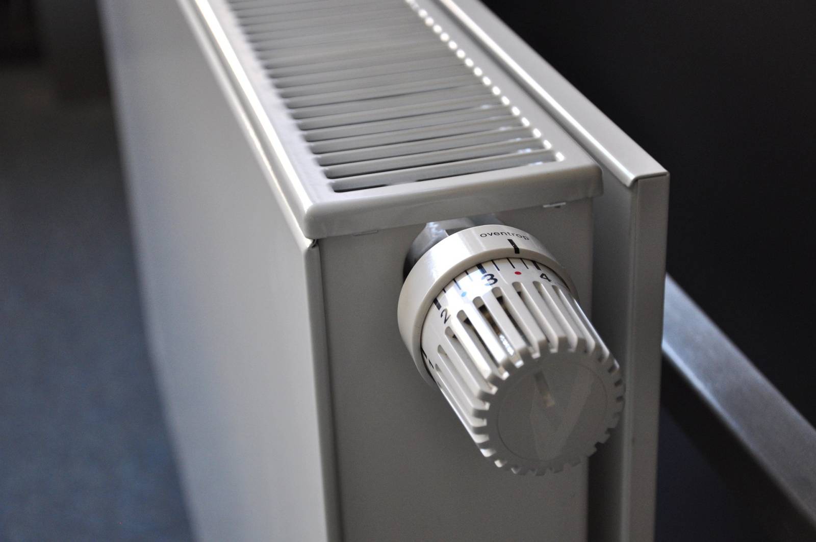 Stromcekovy Radiator Studené radiátory, ačkoliv kotel jede naplno: Zkuste trik s jehlou, než ...