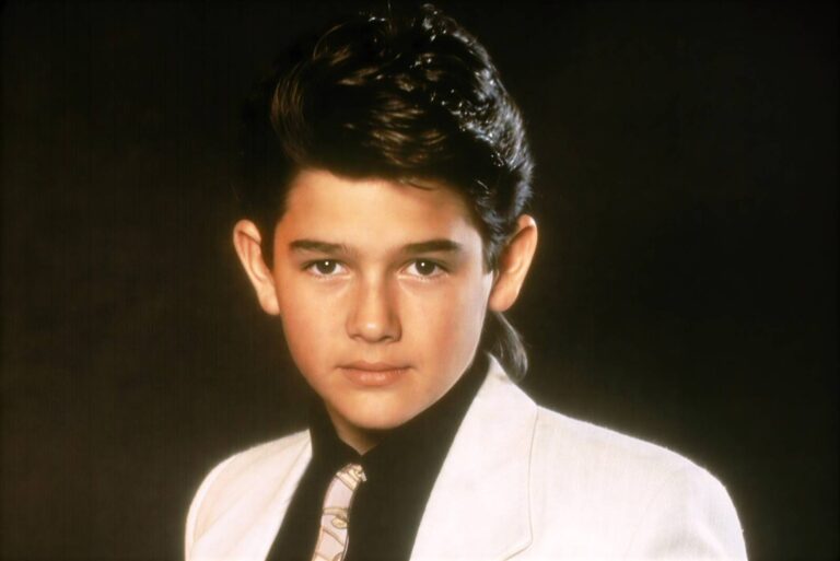 J.T. z Kroku za krokem se 25 let stranil veřejnosti. Dnes má vyholenou hlavu a slávu vyměnil za nemovitosti