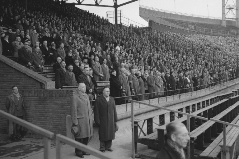 Měli svět u nohou, skončili v plamenech. Smrt 8 hráčů Manchesteru United i po 68 letech vhání slzy do očí