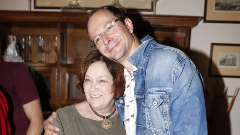 Jindřich z Princezny ze mlejna slaví 50. O svou hřívu přišel, v USA Valenta čistil záchody