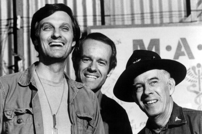 Mike Farrell slaví 87. Z vtipálka Hunnicutta z M*A*S*H zbyl jen úsměv, je z něj prošedivělý elegán