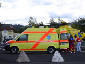 Sanitka, FOTO: Martin Apolen, www.zachrannasluzba.cz, Attribution, via Wikimedia Commons