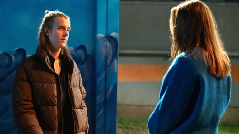 Klement z Ulice shodil „holčičí“ vlasy. Žofka je ze hry, on už má novou, sbalil ji rovnou z mola