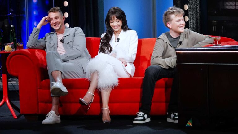 Show Jana Krause: Řešit se bude střet s podvodníky, měsíc o hladu a bez peněz a diktát korejské dokonalosti