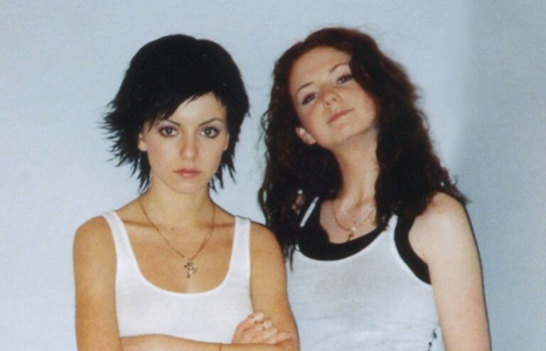 Julia Volkova z t.A.T.u. slaví 41. Hra na lesbičky, boj s krutou diagnózou a tvář plná botoxu