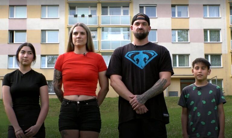 Výměna manželek: Má dvě děti, ale nikdy nepřebaloval. Náhradní manželka musela otce tvrdě vychovat