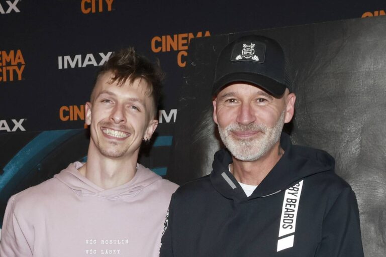 Honza Musil vyměnil moderní dům za třistaletou ruinu. S partnerem teď dře na opravě zchátralého stavení