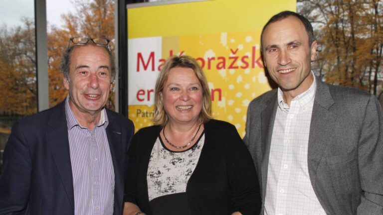 Inženýrka Tejfarová ze Slunce, seno slaví 65. Po životě v Paříži pomáhá Lojdová lidem v náročných situacích