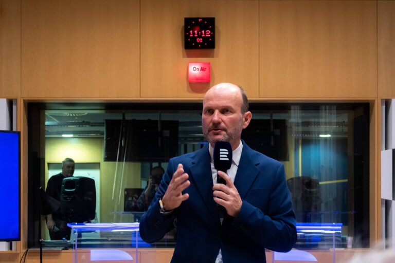 Dalibor Gondík slaví 56. Po záchvatu na ulici přišel o řidičák a musel změnit životní styl, žena pracuje na hradě