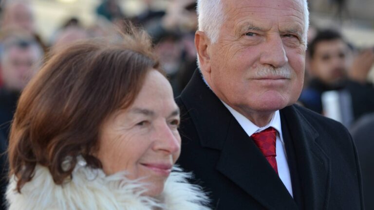 Livia Klausová popsala dětství svého syna. Měl zmačkanou polovinu tvářičky, zlobil ale jako všechny děti