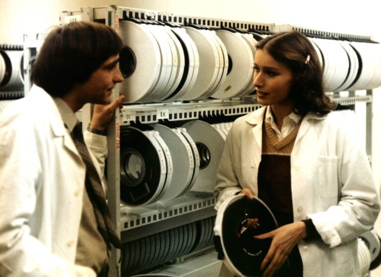 Eva Asterová byla v osmdesátkách filmovou krasavicí. Nakonec s manželem vybudovala divadelní impérium