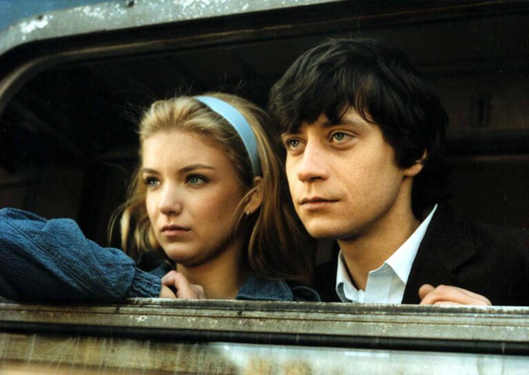 Eva Vejmělková slaví 57. Od dob Básníků se téměř nezměnila a dnes léčí pacienty pomocí hypnózy