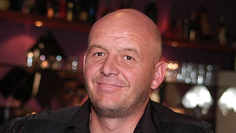 Pavel Nečas první ženu potkal na toaletě a hned ji požádal o ruku. Oslavy čtvrtečních šedesátin se už nedožil