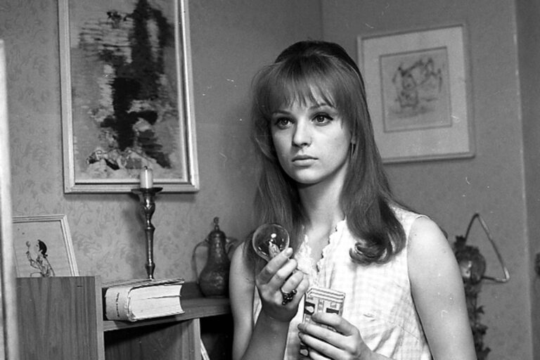 Danuše Klichová kdysi točila odvážné scény. Dnes ji lidé znají jako Andulu z vlakových nádraží