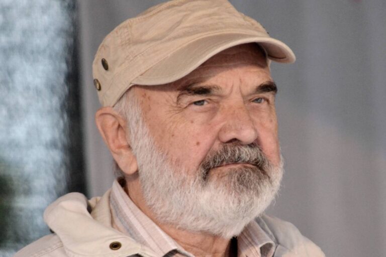 Zdeněk Svěrák slaví 90. Na demonstraci na Letné sklidil ovace, podle Klause ale profitoval z minulého režimu