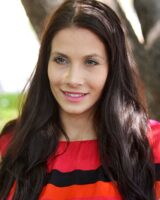 Eva Decastelo